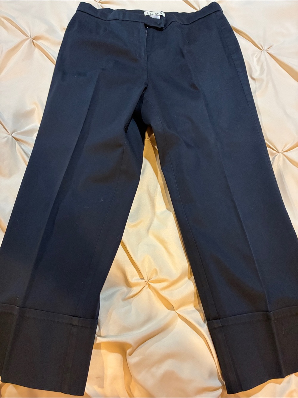 Cuffed women’s cropped pants.